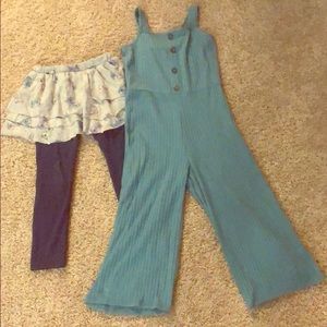 1 pair of leggings and 1 romper